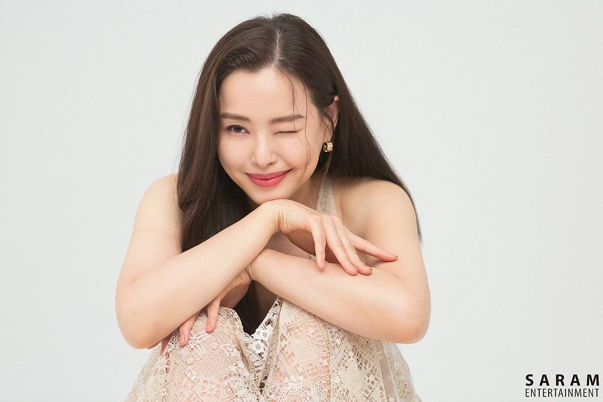 Lee Ha Nee Saram Entertainment Profile photos